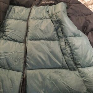 Columbia Men's Forest and Midnight Puffer Jacket